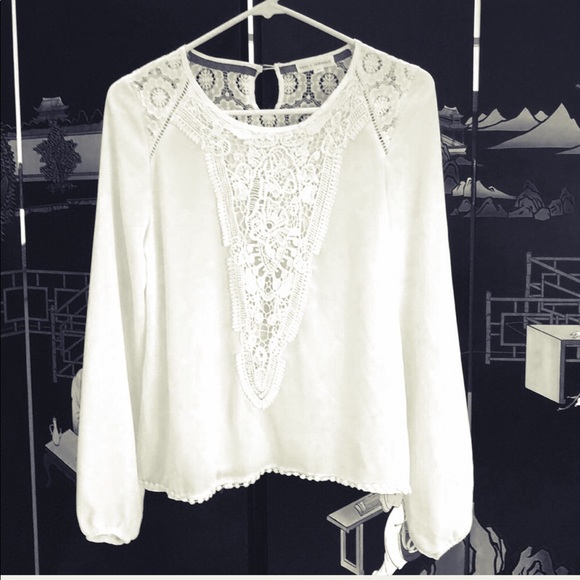 coco + jameson Tops - Coco + Jameson | Lace Design Ladies Blouse XS